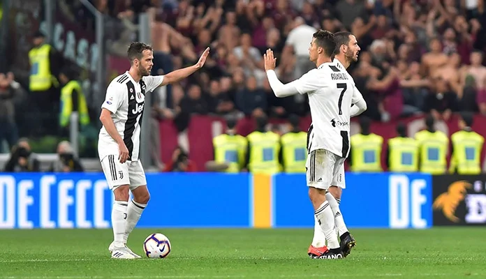 Miralem Pjanić otputovao u Torino, i to privatnim avionom