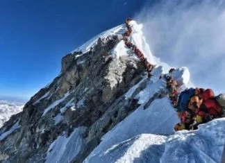 Mount Everest odnio i desetu žrtvu ove godine