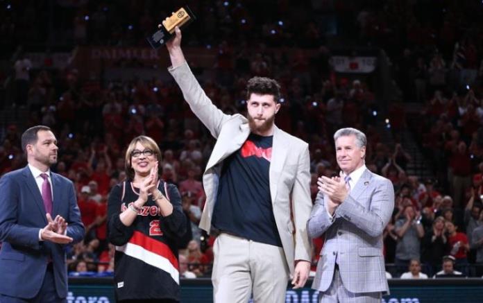 Nurkić dobio nagradu ”Maurice Lucas”, pa novac donirao Islamskoj organizaciji (VIDEO)