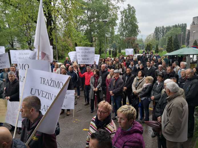 Savez samostalnih sindikata BiH 1. maj obilježio ispred direkcije Željezare Zenica