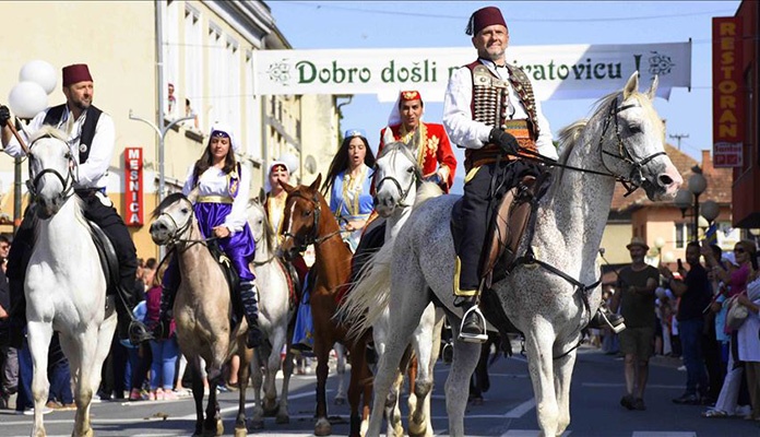 Više hiljada građana aplauzom dočekalo konjanike u Donjem Vakufu