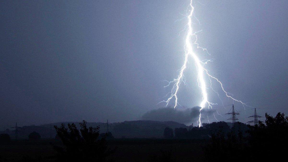 Na Smetovima kod Zenice poginuo muškarac od udara groma