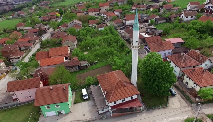 Zbog obaranja stubova Elektrodistribucije Tetovo i Gradišće ostali bez struje