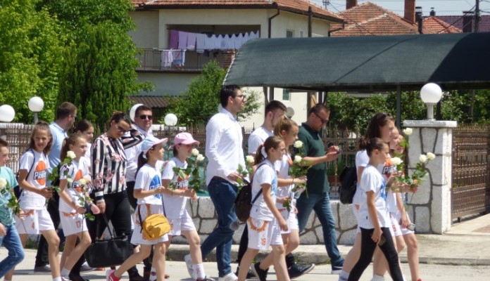 U Vitezu organizrano mirno okupljanje pod sloganom ‘Šetnja za prekinutu mladost’