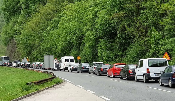 Nakon obustave tokom noći, jutros se kroz tunel Vranduk II saobraća naizmjenično, jednom trakom