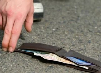 Pronašao novčanik pun novca, prisvojio ga pa uhapšen
