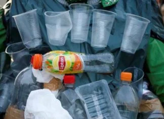 Čovjek unese sedmično plastike u težini jedne kreditne kartice