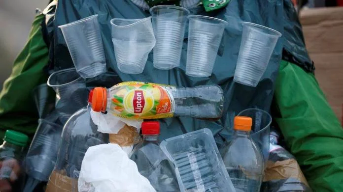 Čovjek unese sedmično plastike u težini jedne kreditne kartice