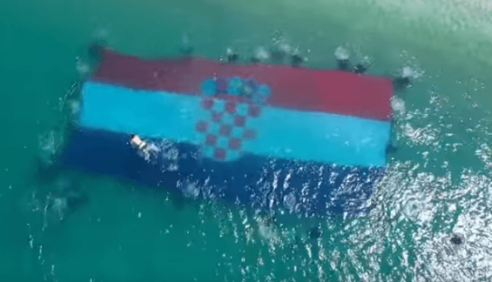 Hrvatska zastava pod morem za Guinnessovu knjigu rekorda