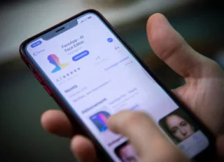 Američki senator zatražio da FBI istraži aplikaciju FaceApp