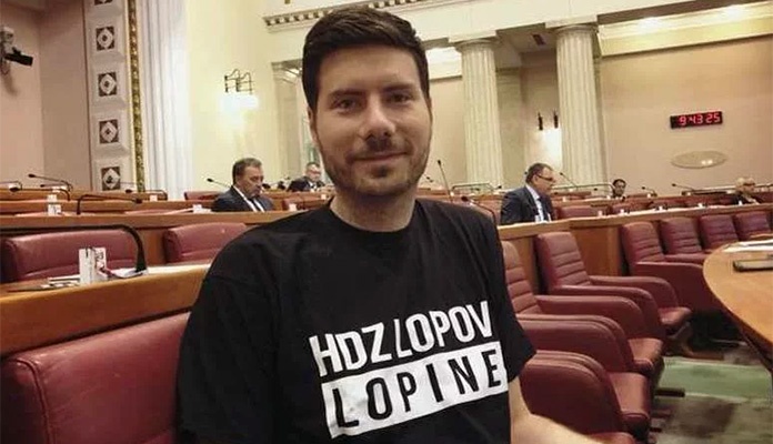 Ivan Pernar natpisom na majici pružio podršku radnicima Aluminija