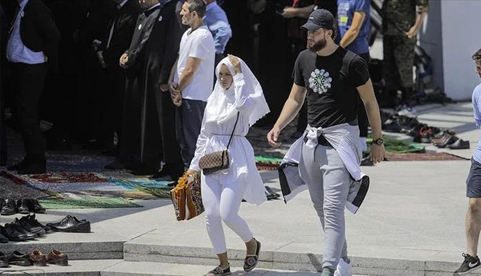 NBA košarkaš Jusuf Nurkić na dženazi žrtvama genocida u Srebrenici