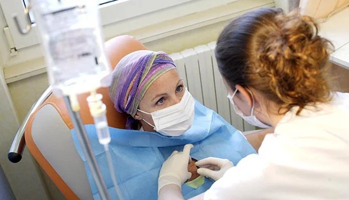 Više od 200 žena oboljelih od karcinoma dojke u BiH čeka na terapiju koja košta 6.500 KM