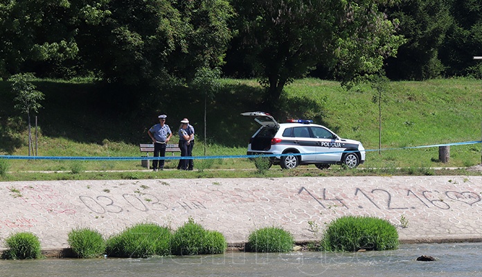 U rijeci Bosni u centru Zenice pronađeno tijelo muškarca