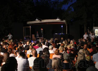 Predstavom “Savršen kroj” večeras u Zenici otvorene Ljetne večeri Studio Teatra (FOTO)