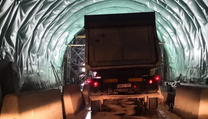 Saobraćajna u tunelu Vranduk, potpuna obustava saobraćaja