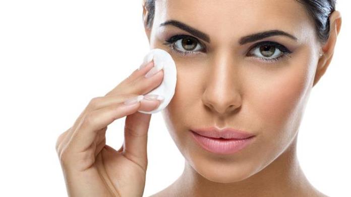 Kako ispravno ukloniti šminku sa lica?