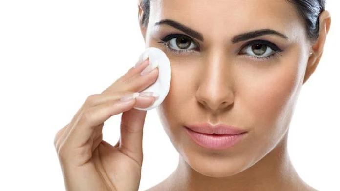 Kako ispravno ukloniti šminku sa lica?