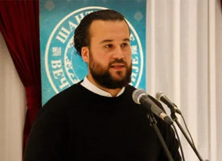 Đakon iz Mostara pravoslavnu liturgiju služi na arapskom jeziku (VIDEO)
