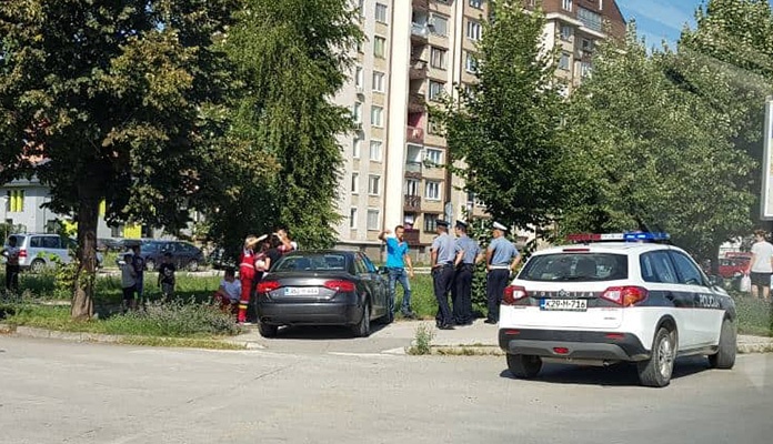 Saobraćajna u zeničkom naselju Radakovo, jedna osoba povrijeđena