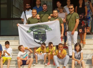 SRK Tvrđava uručio 40 bajramskih paketića djeci JU Dom porodica Zenica