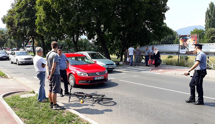 Udaren biciklista na pješačkom prijelazu kod Muzeja u Zenici