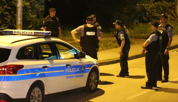 Policija pronašla tijelo djevojke, nedaleko od nje mladić pokušao samoubistvo