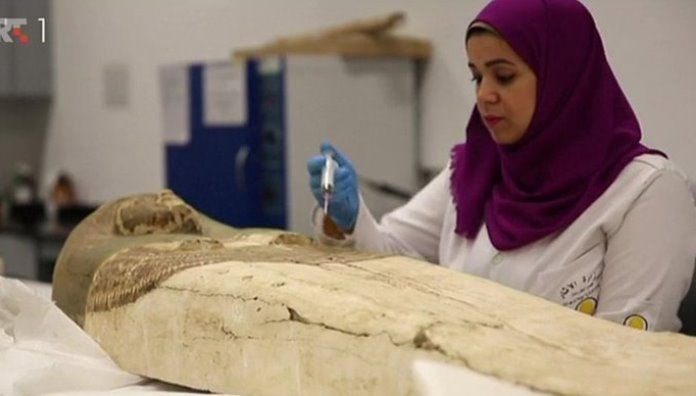 Egipat izložio Tutankamonov sarkofag koji se restaurira
