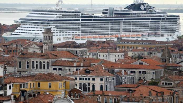 Venecija zabranjuje kruzerima ulazak u historijsko središte grada (VIDEO)