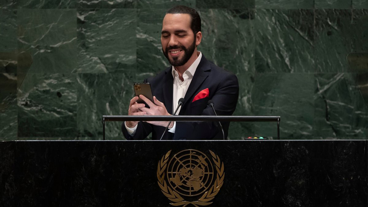 Predsjednik El Salvadora prije govora u UN-u: Samo sekundu molim vas!