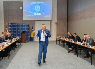 Komesar Šut na seminaru za policijske šefove u Neumu održao prezentaciju