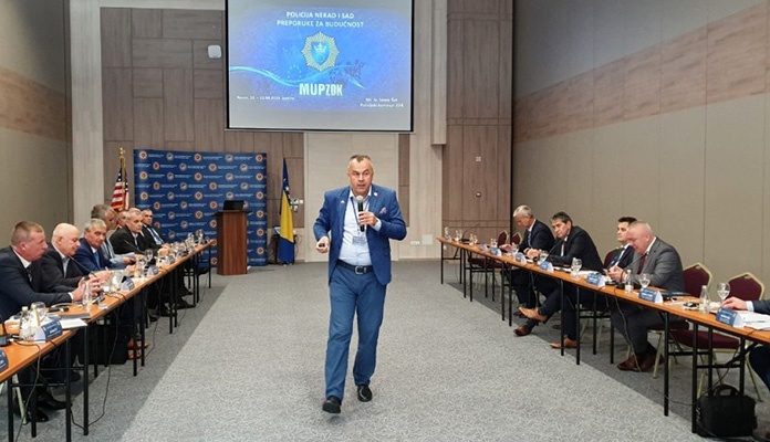 Komesar Šut na seminaru za policijske šefove u Neumu održao prezentaciju