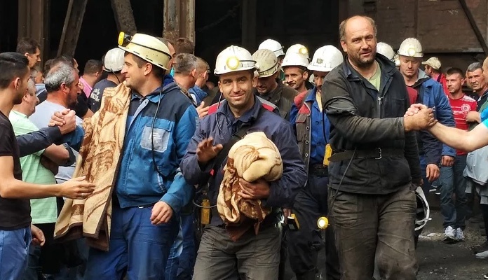 Zenički rudari u suzama nakon skoro dva dana izašli iz jame