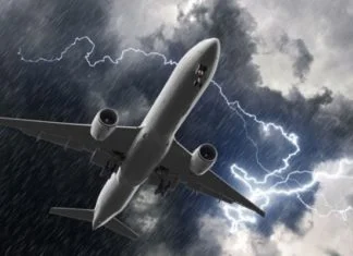 Grom udario u avion kojim je Ivica Dačić letio za Ljubljanu