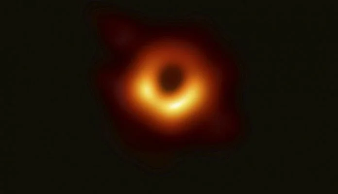 Naučnici koji su napravili fotografiju crne rupe nagrađeni sa tri miliona dolara