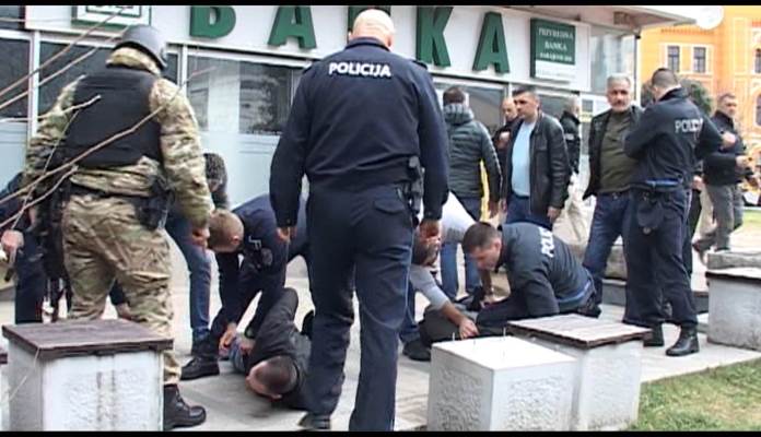 Diler pred policijom progutao drogu, hitno odveden u bolnicu