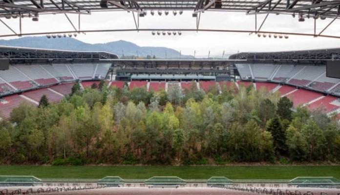 Šuma nikla na austrijskom stadionu