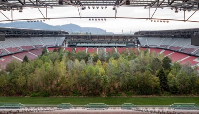 Šuma nikla na austrijskom stadionu
