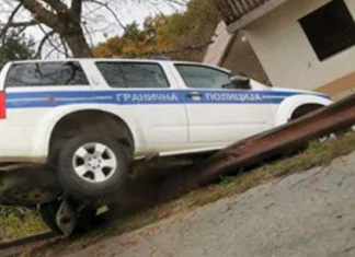 Granični policajci teško povrijeđeni prilikom slijetanja s puta Granična Policija Saobraćajna