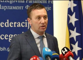 Senaid Begić: Poštarina od 1,80 KM je nelegalna i predložio sam zabranu naplate Senaid Begić