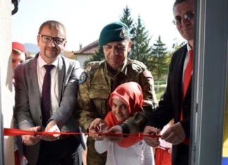 Svečano otvorena obnovljena škola u Klopču (FOTO)