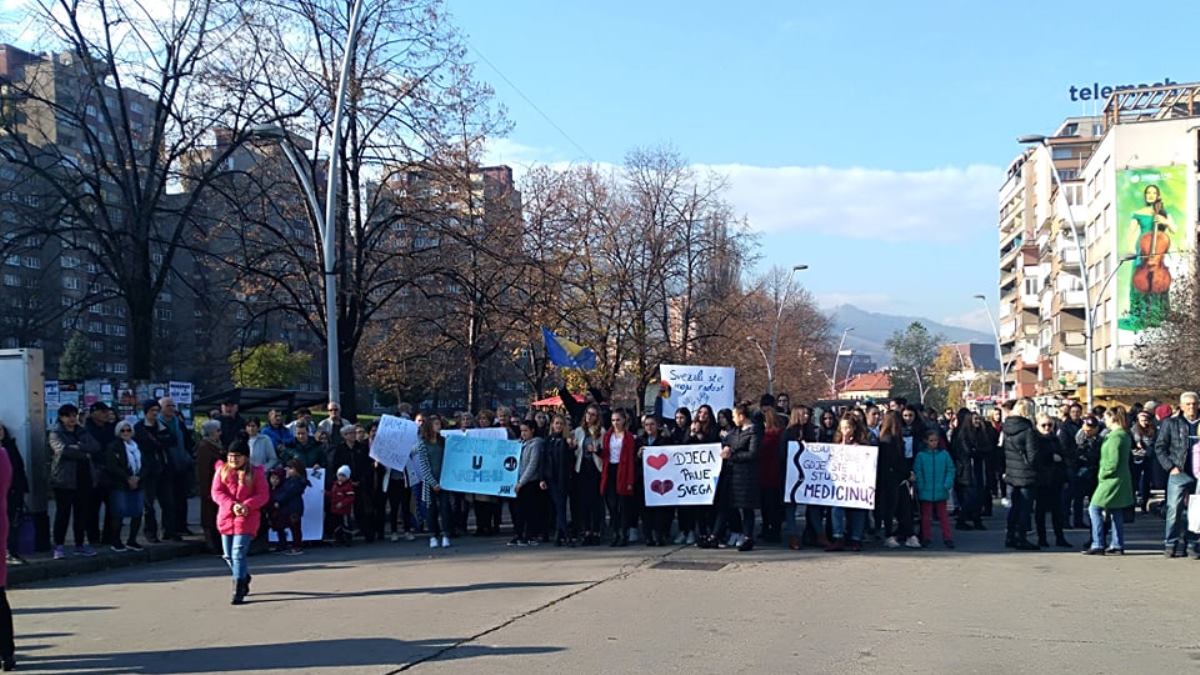 U Zenici održan protestni skup “Ponoć”