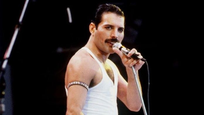 Na današnji dan je rođen legendarni Freddie Mercury čija slava ni danas ne blijedi (VIDEO)