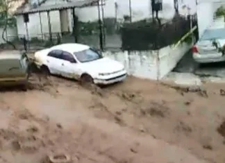 Bujice u Grčkoj nose sve pred sobom (VIDEO)