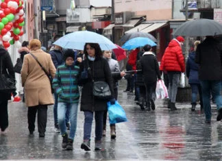 Lokalni moćnici zarađuju nauštrb devastacije grada, a Zeničani se mrznu Kiša