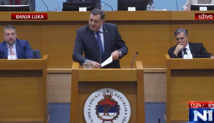 Dodik: Konju jedan, pretvorili ste Skupštinu u sprdnju! (VIDEO)