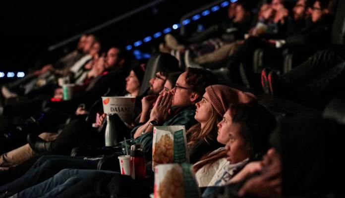 “Uspon Skywalkera” za vikend zaradio 374 miliona dolara