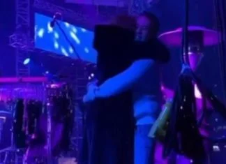 Jovana i Željko u zagrljaju za novogodišnju noć (VIDEO)