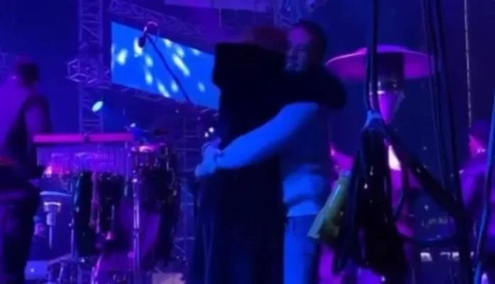 Jovana i Željko u zagrljaju za novogodišnju noć (VIDEO)