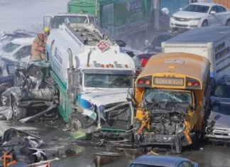 Više od 200 vozila učestvovalo u lančanom sudaru (VIDEO)